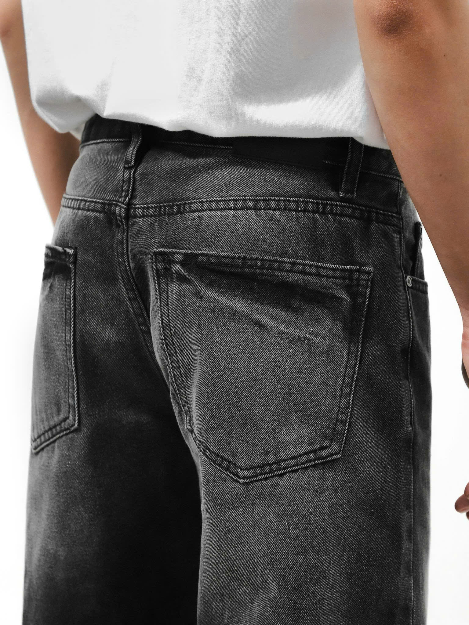 QUẦN JEANS LEMBOX RELAXED-FIT XÁM ĐEN WASH