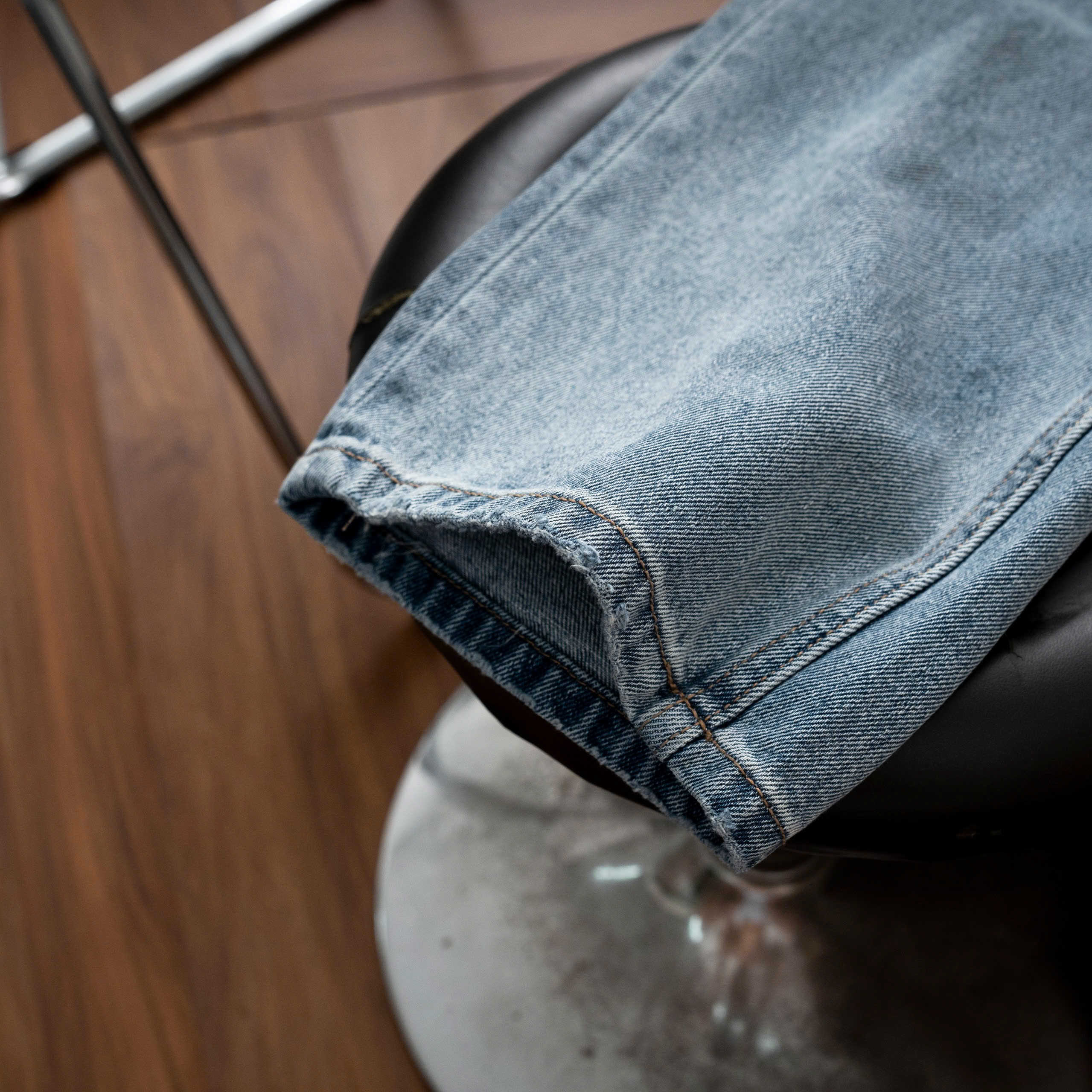 QUẦN JEANS R&G XANH RÁCH GỐI RELAX FIT