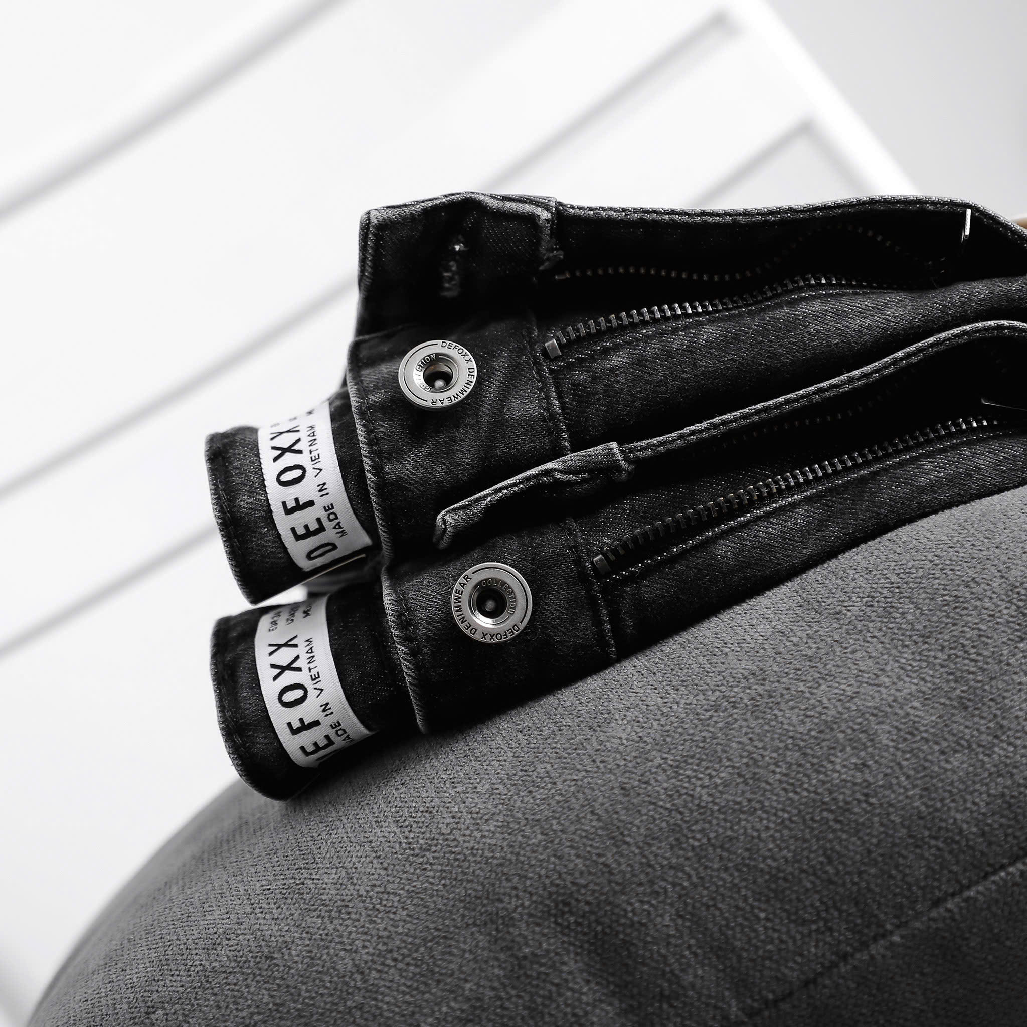 QUẦN JEANS DEFOXX XÁM ĐEN ZICZAC