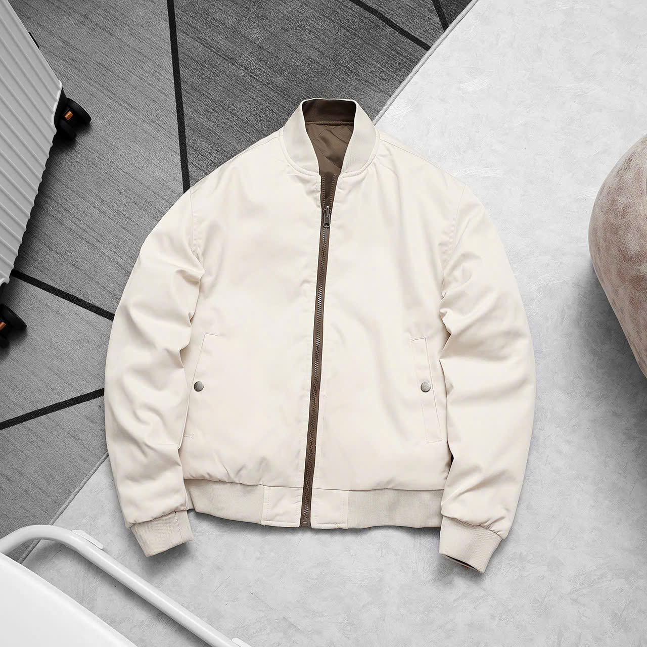 ÁO KHOÁC BOMBER 2 MẶT TRẦN TRÁM