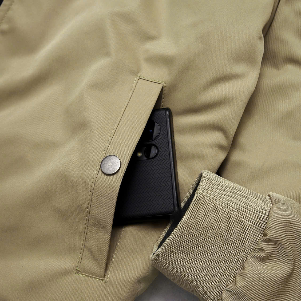 ÁO KHOÁC BOMBER 2 MẶT TRẦN TRÁM