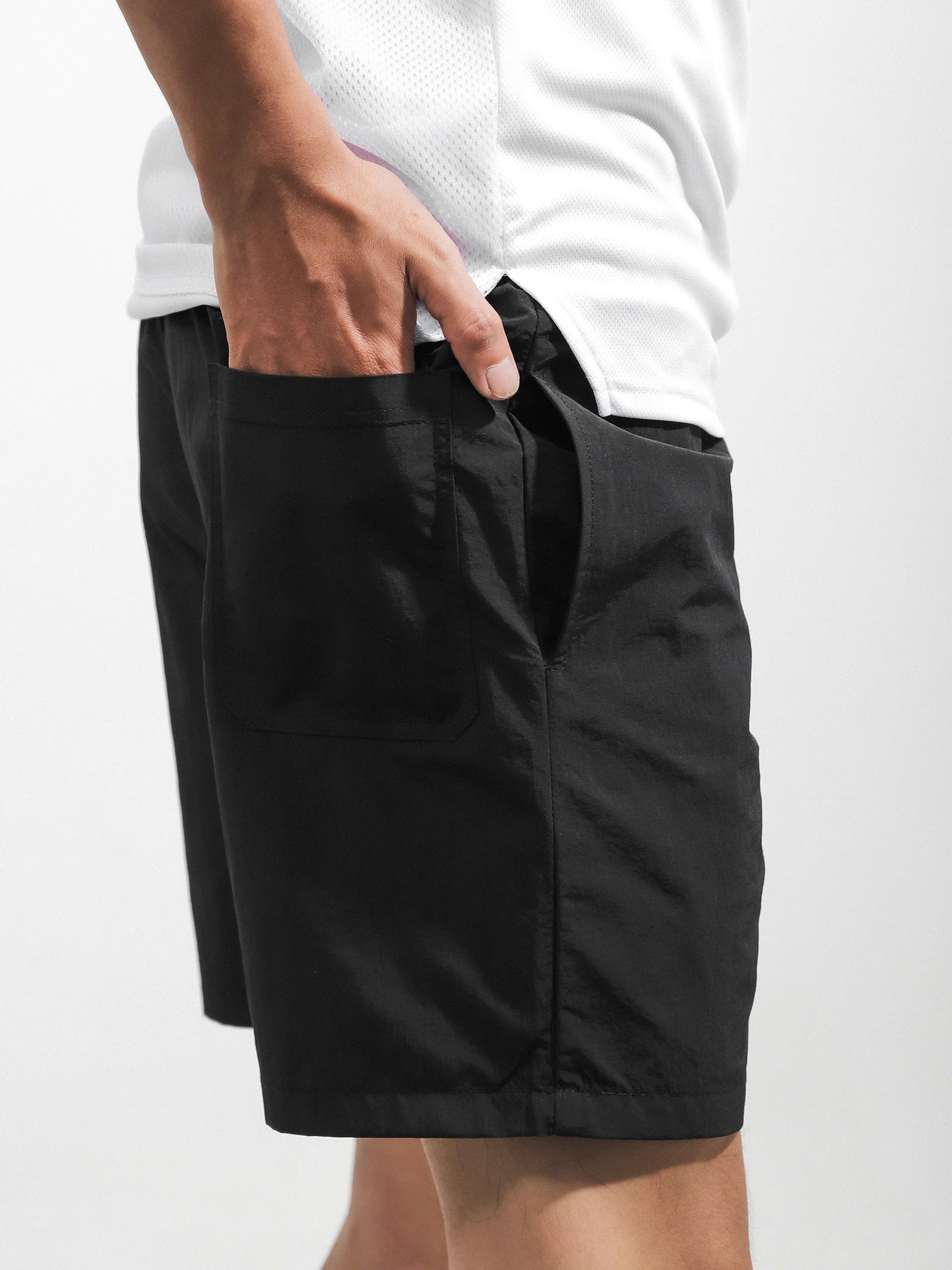 QUẦN ĐÙI DFS XI NHĂN THÊU