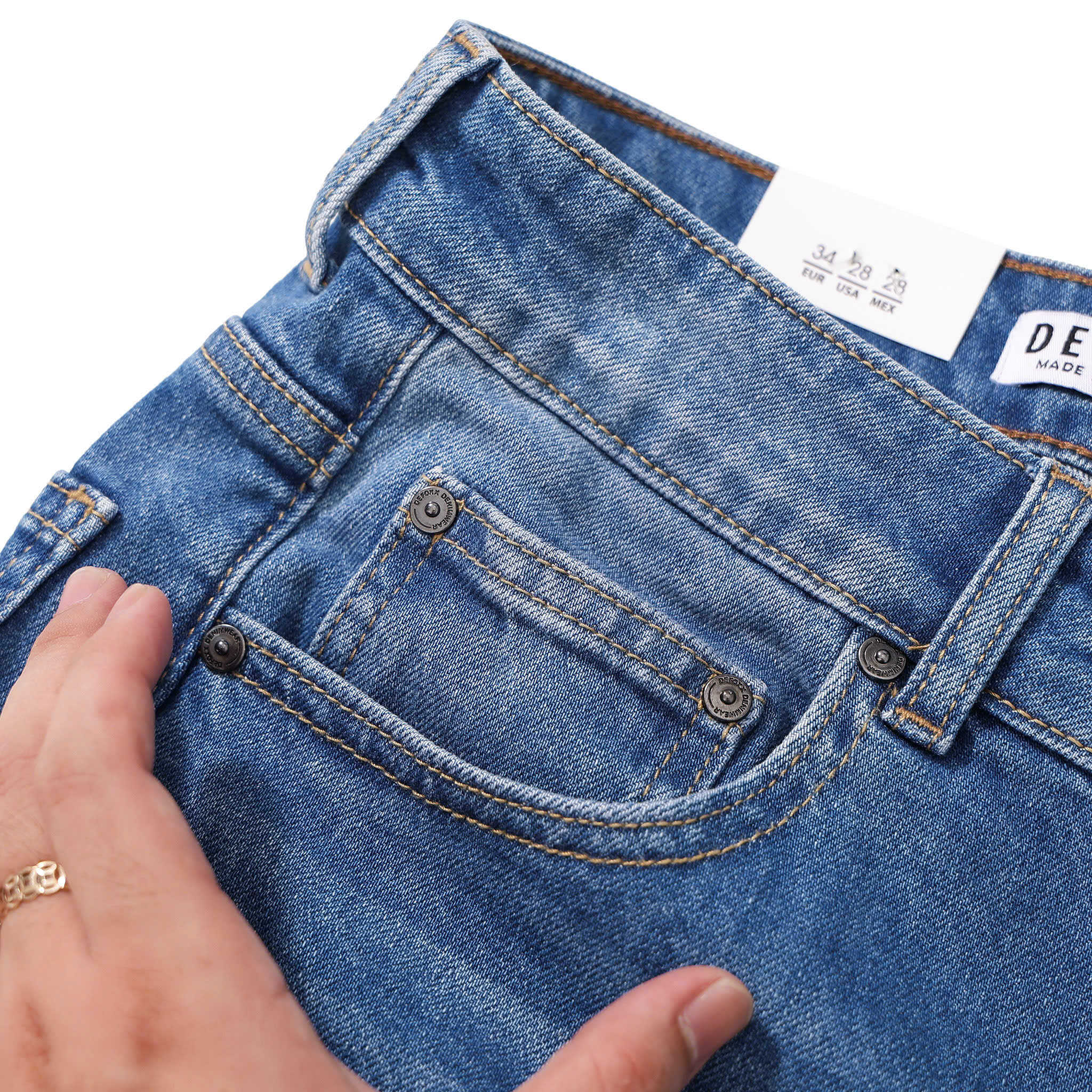 QUẦN SHORT JEANS DEFOXX WASH RÁCH