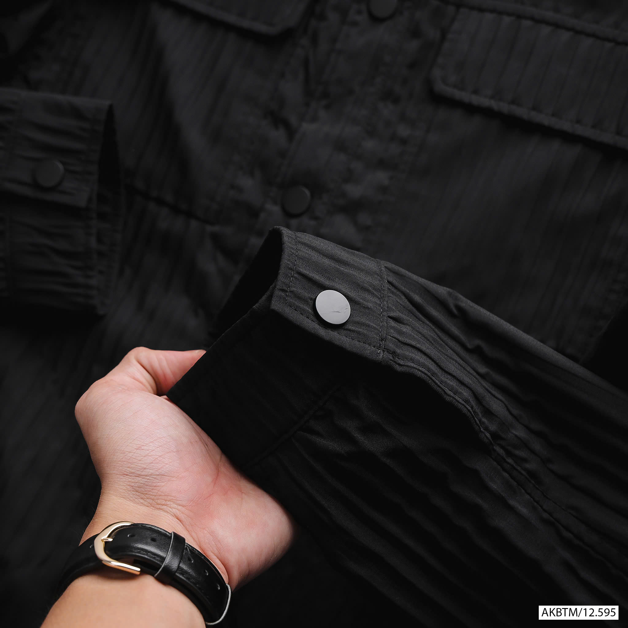 ÁO KHOÁC CỔ BẺ BTM