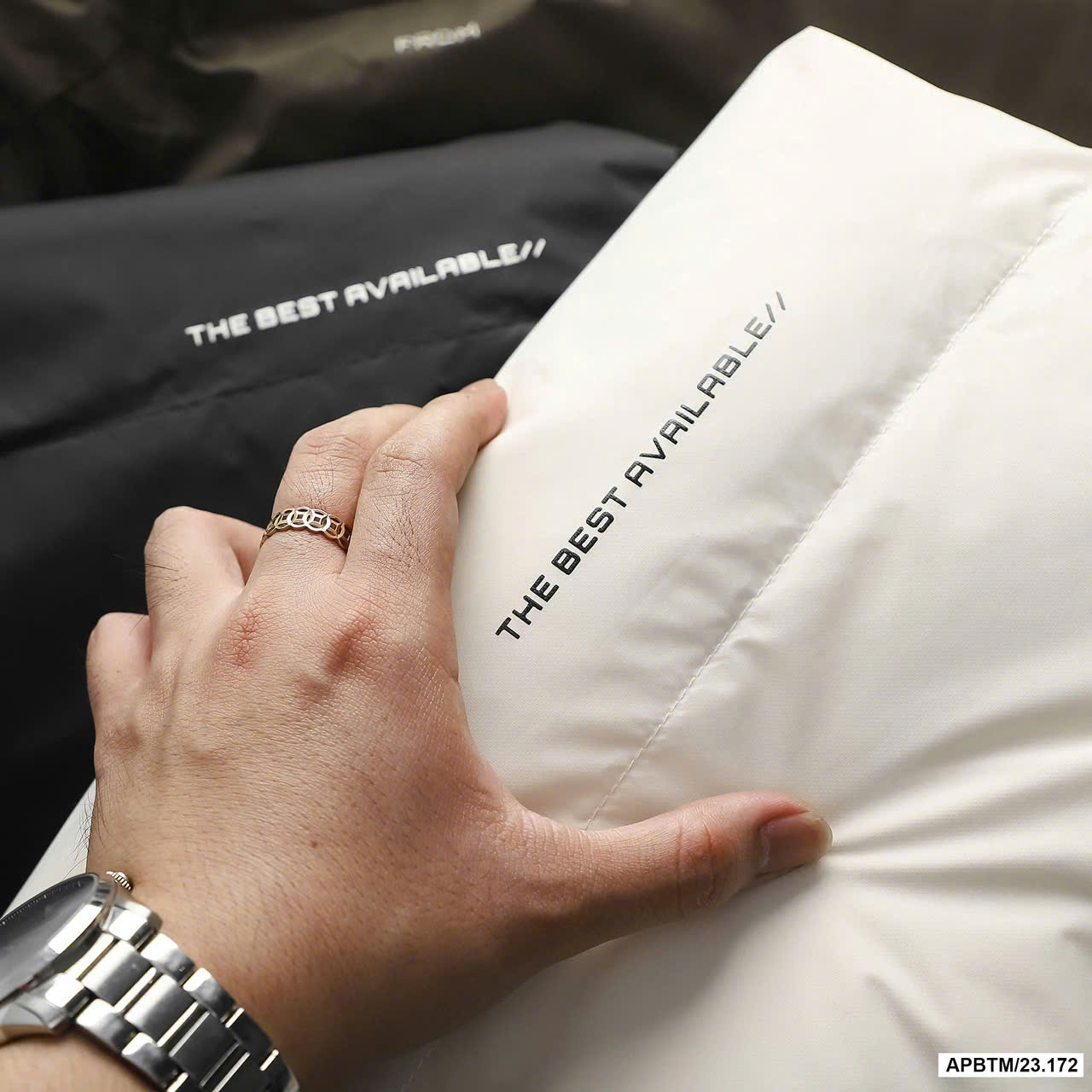 ÁO KHOÁC PHAO LÔNG VŨ IN CHỮ