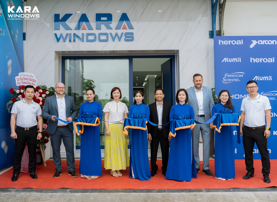 Lễ khai trương showroom có sự góp mặt của khách mời thân thiết và đối tác heroal