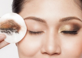 CHĂM SÓC VÀ DƯỠNG DA SAU TRANG ĐIỂM