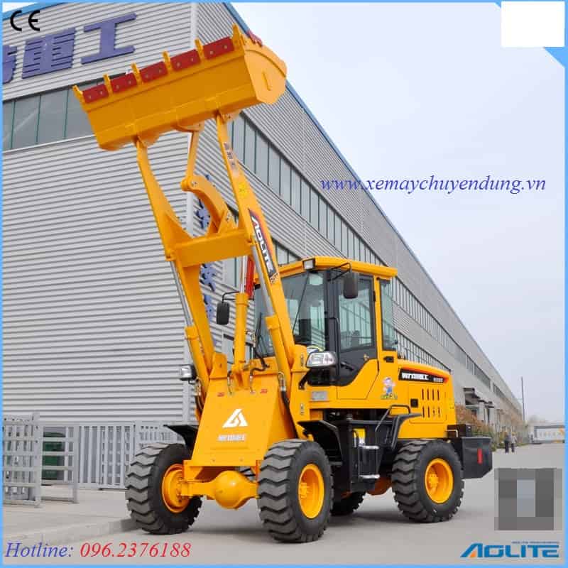 ban-may-xuc-lat-0-6-m3-gia-re