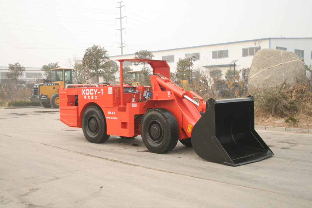 may-xuc-lat-lam-ham-mo-xiandai-xd928-ngoi-lech