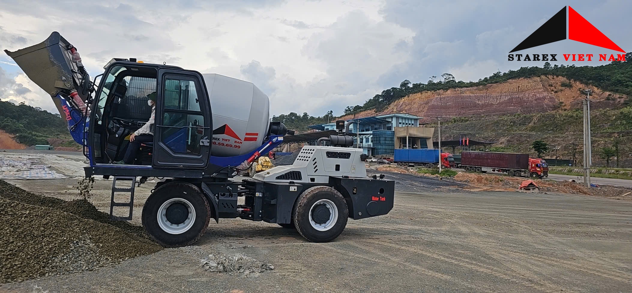 tiep-tuc-ban-giao-xe-tron-tu-nap-lieu-laigong-h2500-ve-du-an-xay-dung-duong-bo
