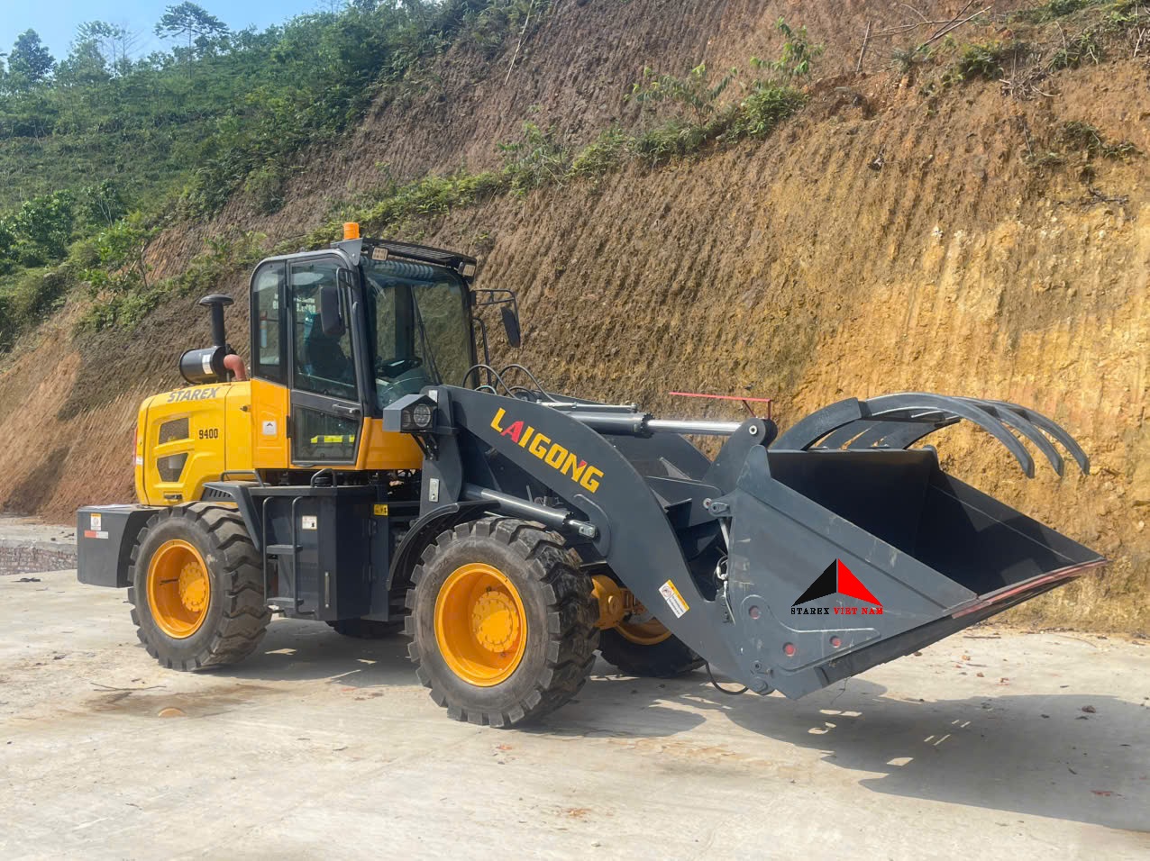 ban-giao-may-gap-go-sieu-khoe-laigong-lg940q-full-options-ve-voi-nha-may-bam-dam