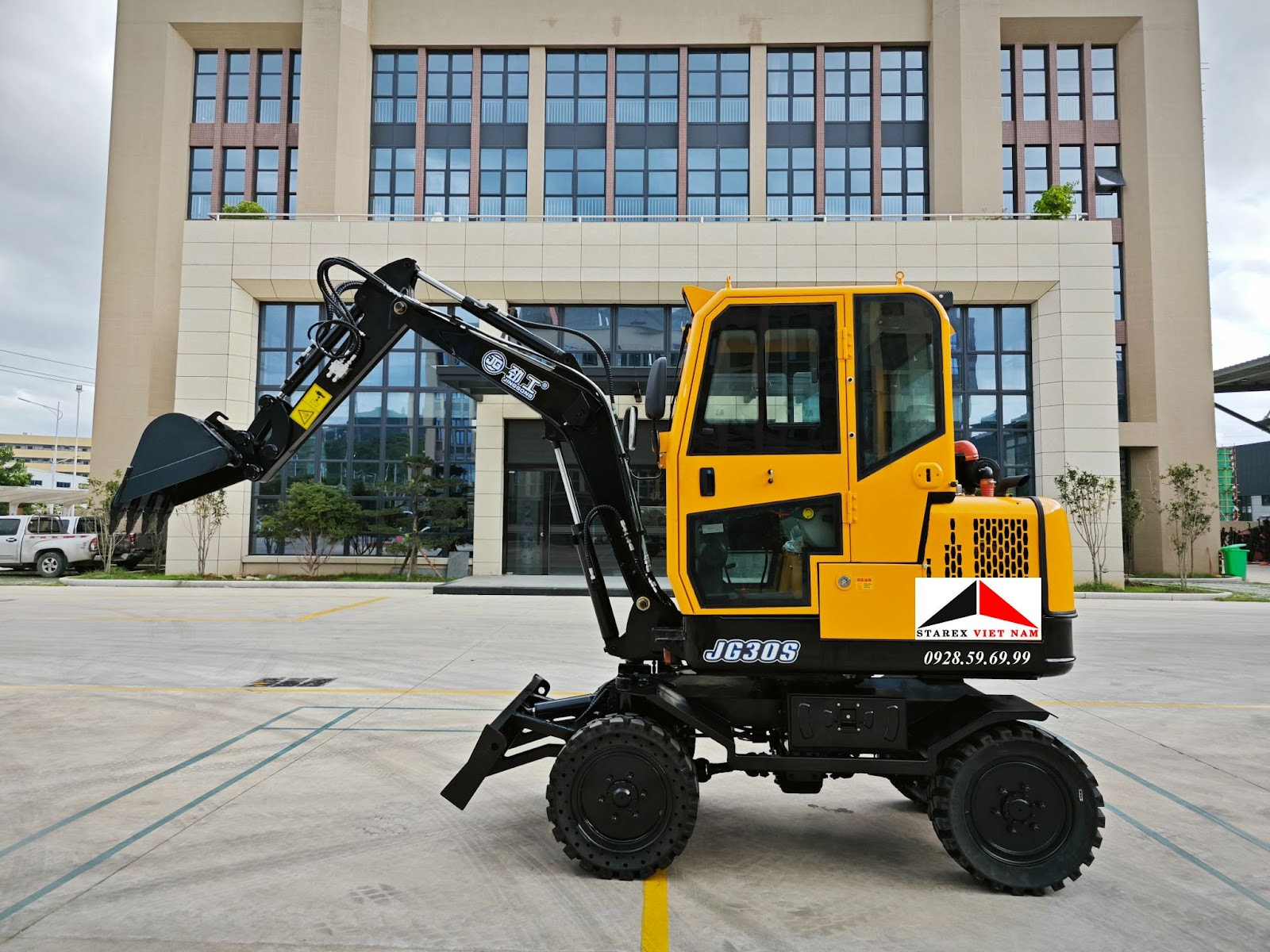 Tình trạng máy nóng không làm nguội cũng khiến máy xúc di chuyển yếu