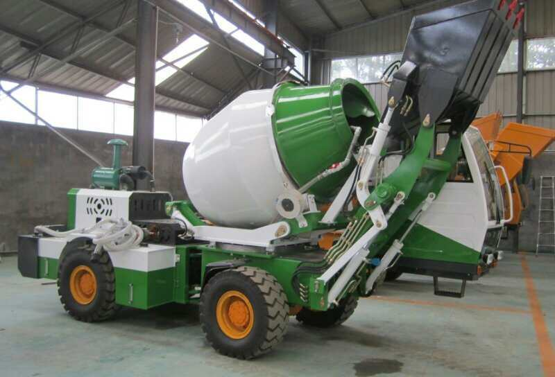  Giá xe trộn bê tông tự nạp vật liệu hiện nay