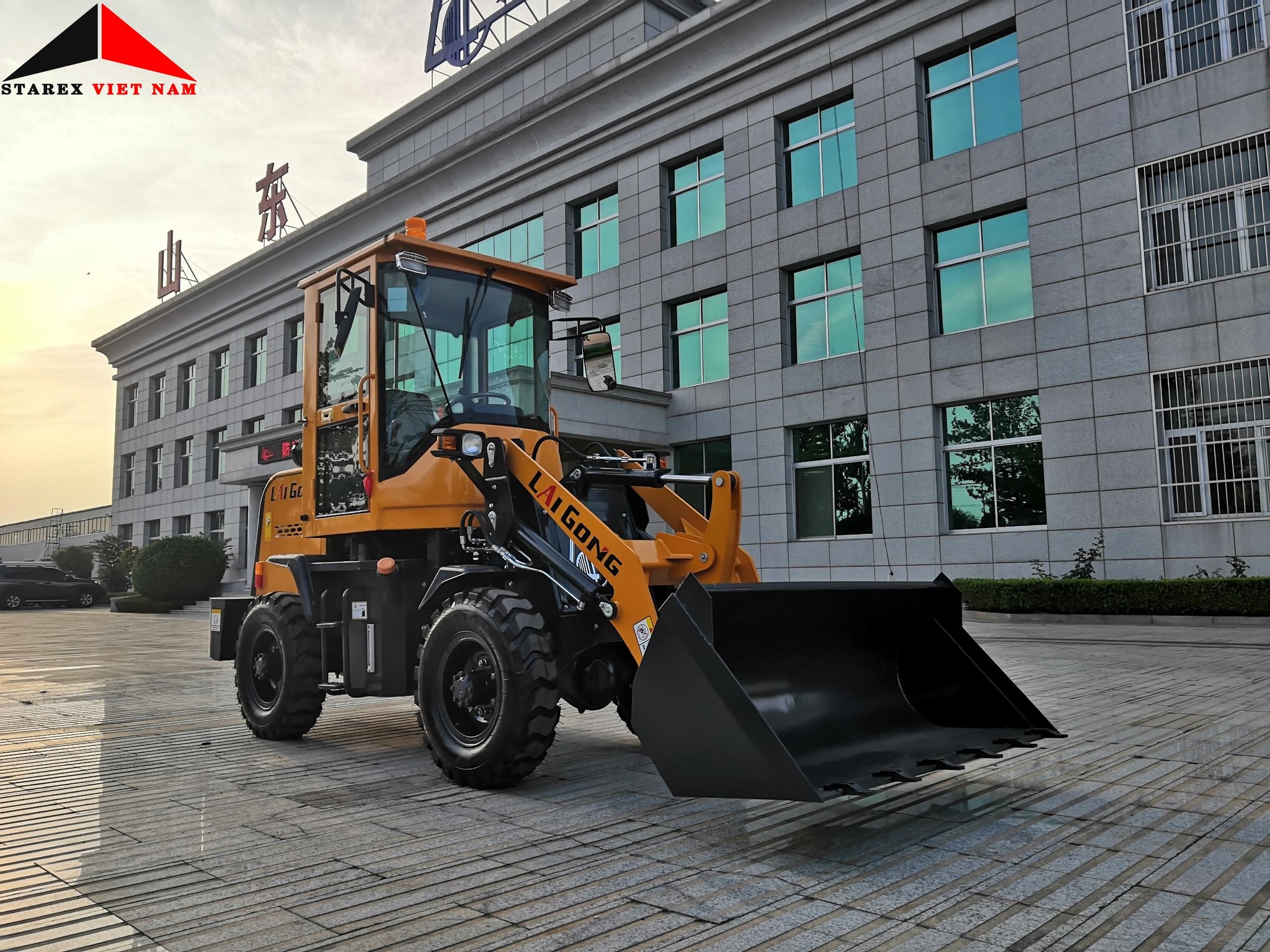Máy xúc lật LAIGONG 916