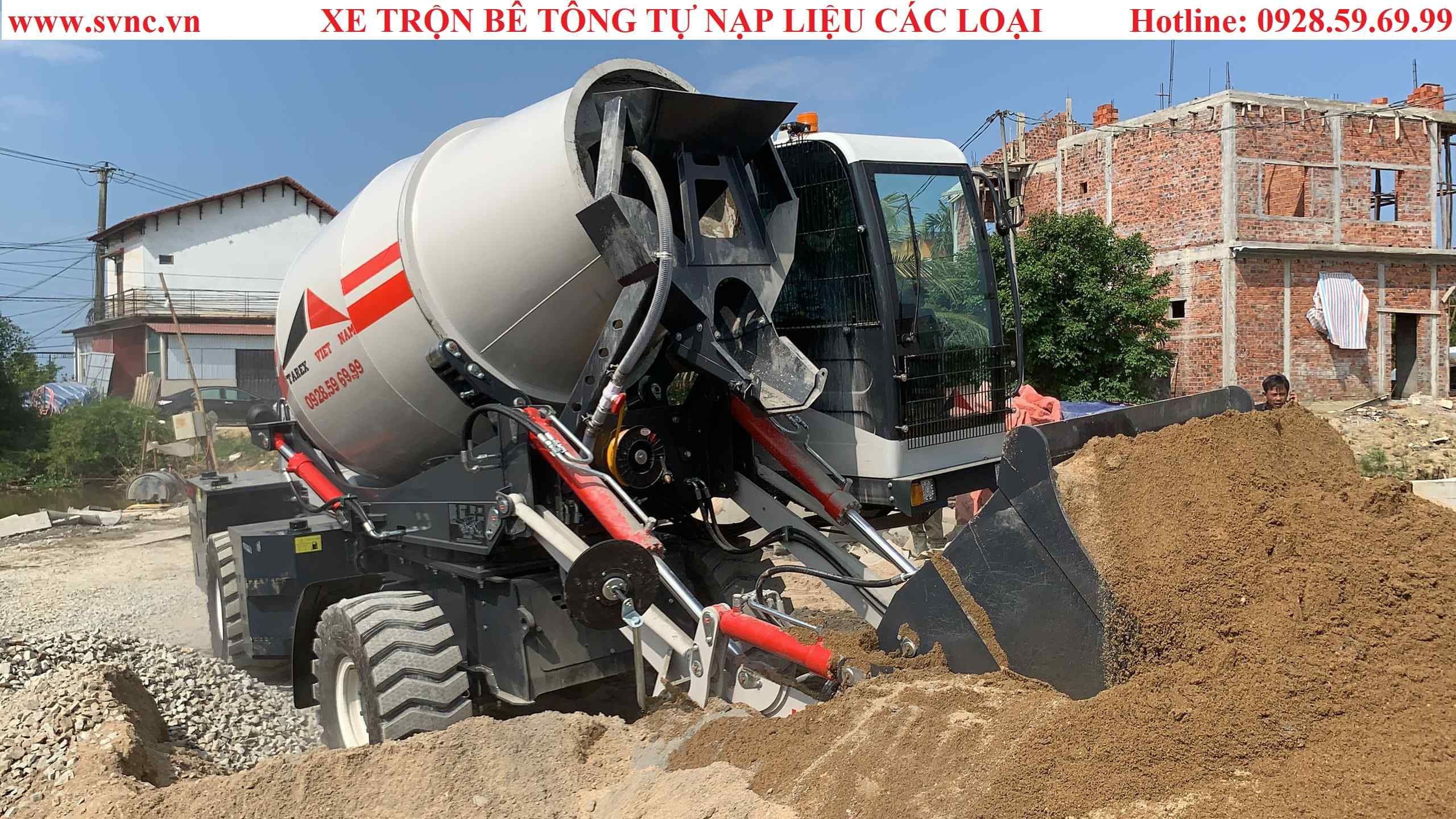 Xe trộn bê tông tự nạp liệu Trung Quốc 2,3m3.