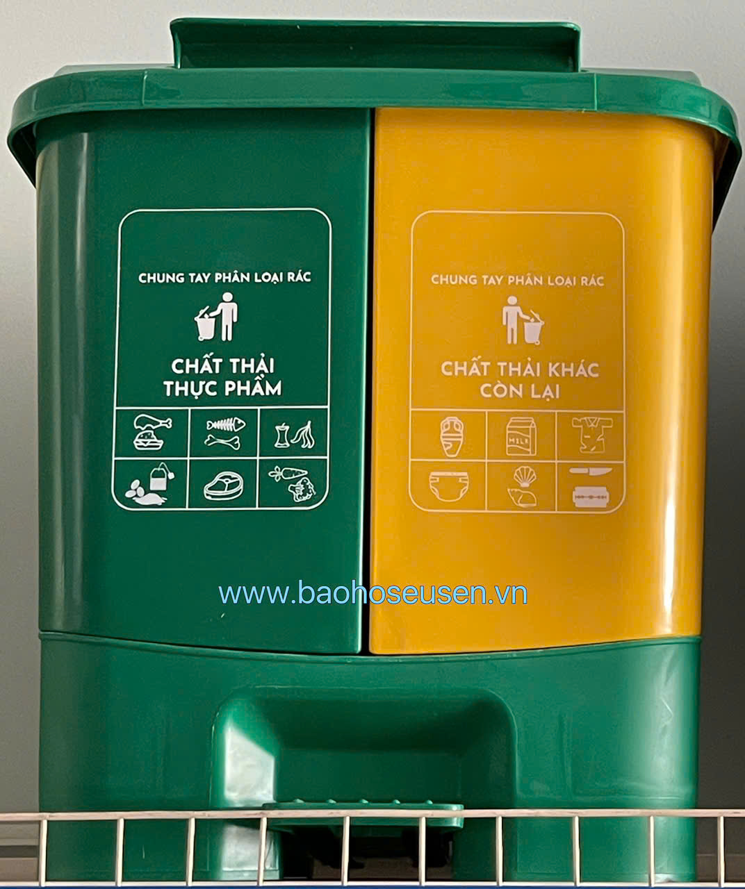 thung-rac-40l-2-ngan-nap-mo-vit