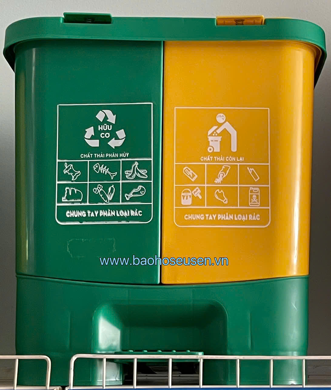 thung-rac-40l-2-ngan-2-nap-nho