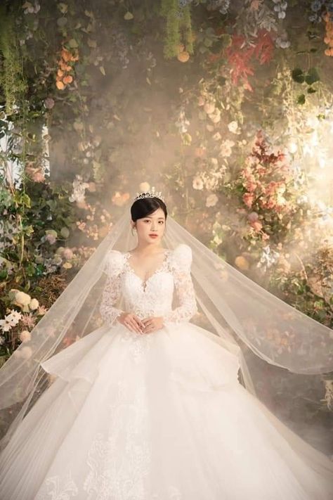 5 KIỂU ÁO NGỰC MẶC VÁY CƯỚI GIÚP CÔ DÂU TỎA SÁNG