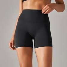 Ba cách mix đồ cho quần short đạp xe!