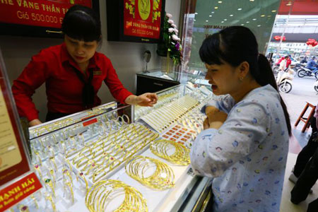 Giá vàng hôm nay 4/9, thế giới chao đảo, vàng vẫn đi lên