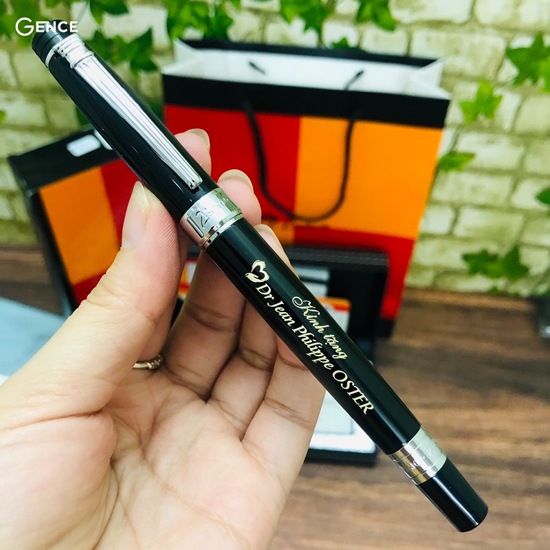 Bút ký khắc tên tạo dấu ấn đặc biệt