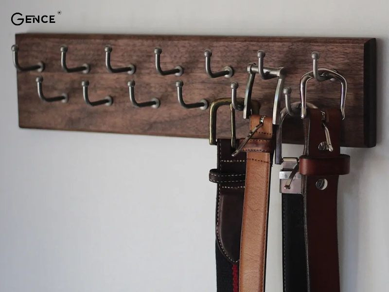 Treo thắt lưng da thẳng đứng ở nơi khô ráo, thoáng mát