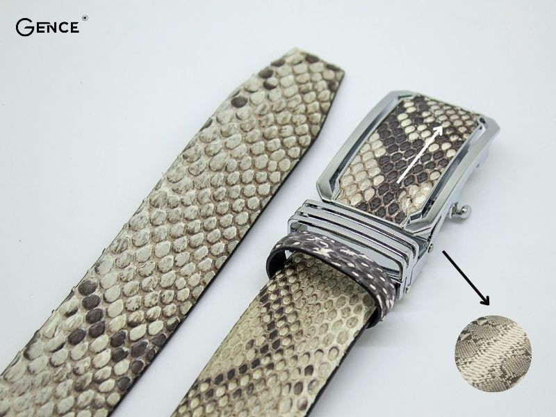 Thắt lưng da trăn có hoa văn ấn tượng