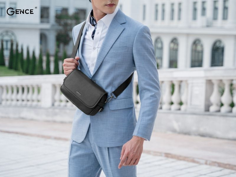 Sử dụng túi đeo chéo Gence đi làm