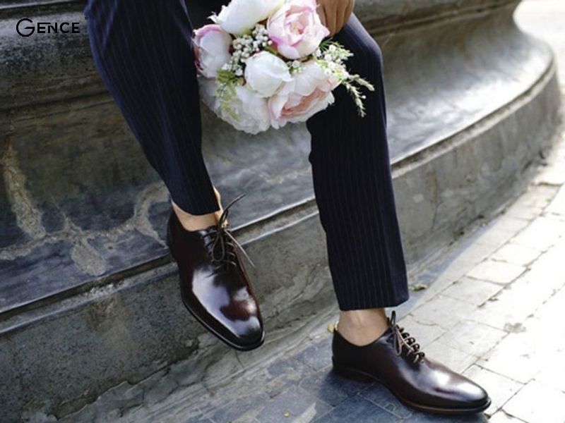 Đi giày cưới trong lễ cưới thể hiện sự trưởng thành và sẵn sàng