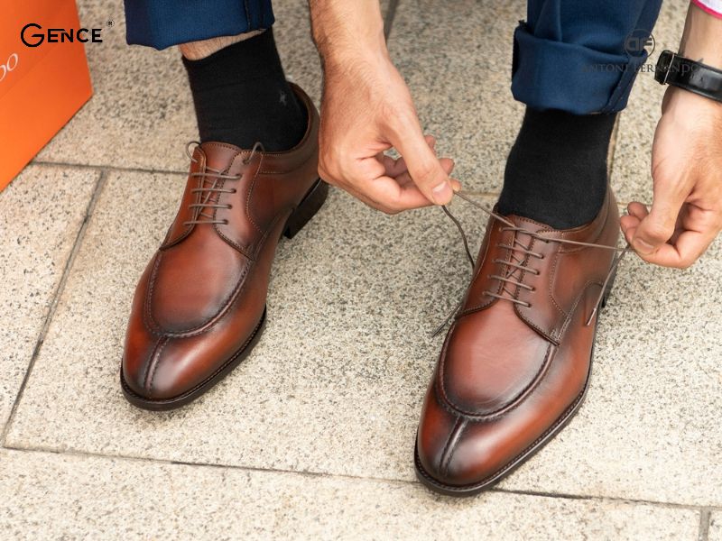 Năng động và lịch lãm với giày chú rể Derby