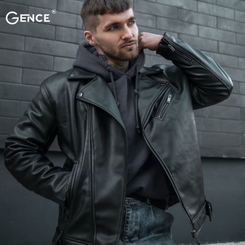 Áo khoác da cùng áo hoodie