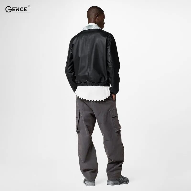 Phối áo khoác da cùng quần túi hộp