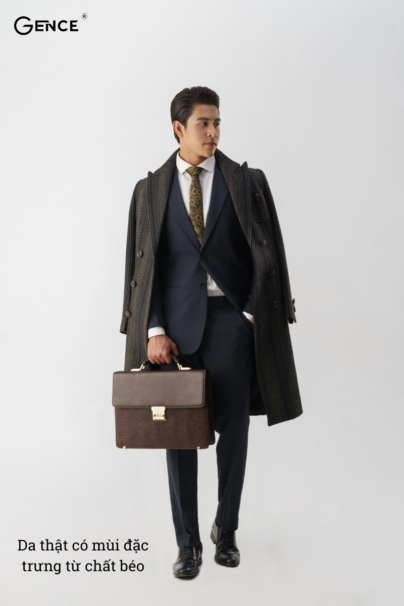 Sản phẩm làm từ da bò có mùi đặc trưng của da động vật