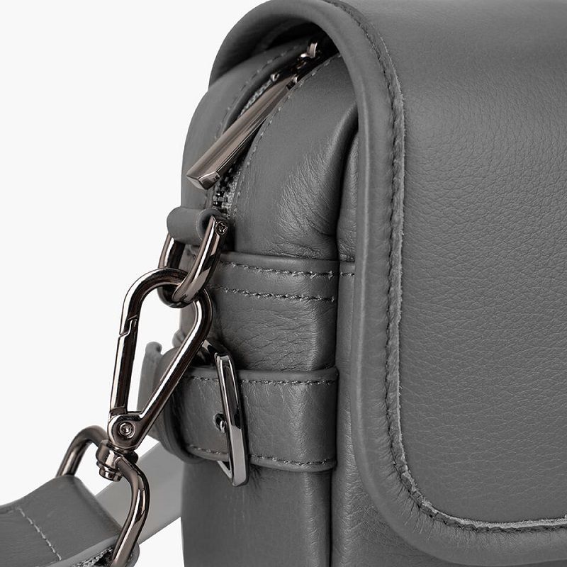 Chất liệu da cao cấp tạo nên túi đeo chéo nam TD11 Gence độc nhất