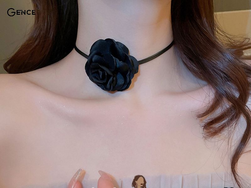 Choker hoa vừa xinh đẹp vừa quyến rũ