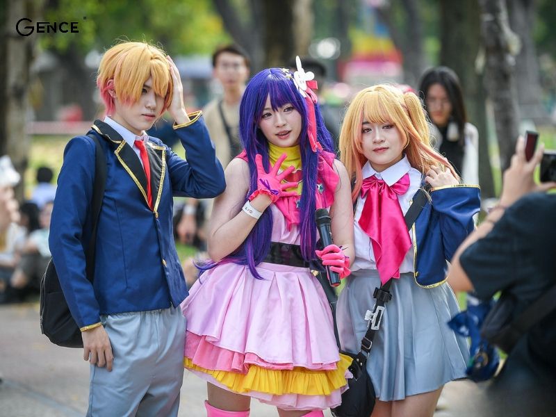 Coser là những người tham gia hóa trang