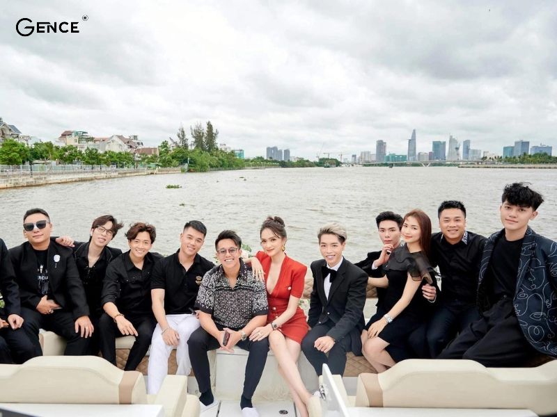 Nên chọn dress code theo hoàn cảnh và không gian