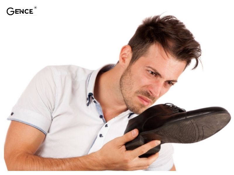 Dùng mũi để ngửi chất da