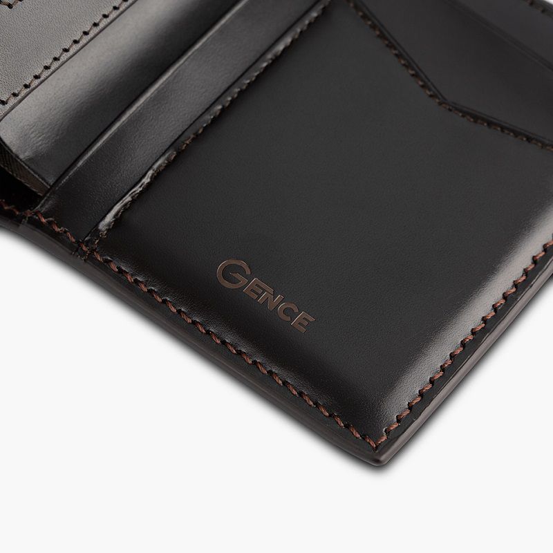 Logo Gence của ví đứng C05 Gence được thiết kế đẹp mắt