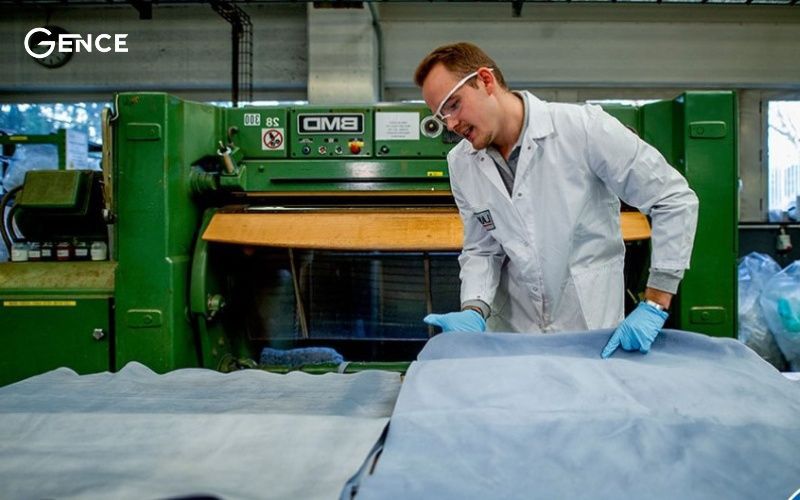 Một bước trong giai đoạn thuộc da bò Togo