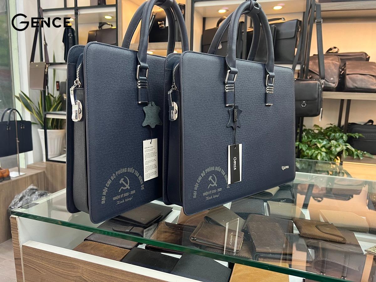 Nhiều đơn vị sử dụng dịch vụ khắc tên lên túi xách Gence