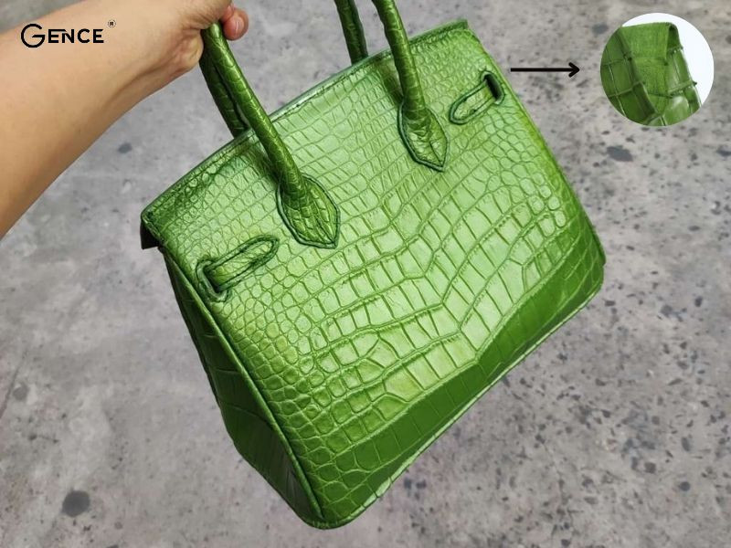 Vân da cá sấu đẹp mắt tăng tính thẩm mỹ cho túi xách