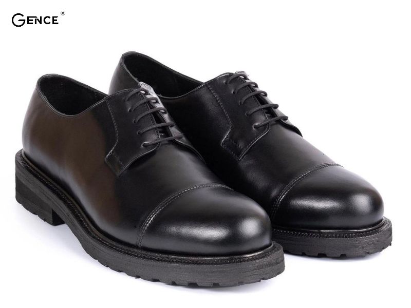 Giày Derby được nhiều chàng trai ưa chuộng khi ra ngoài