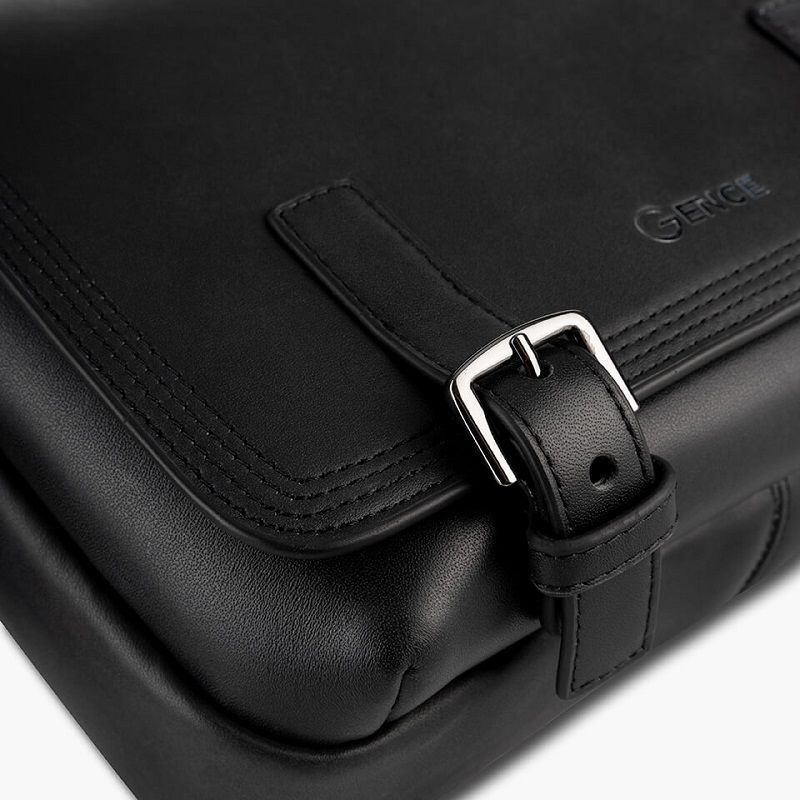TD15 là túi đeo chéo Gence làm từ da bò Swift cao cấp