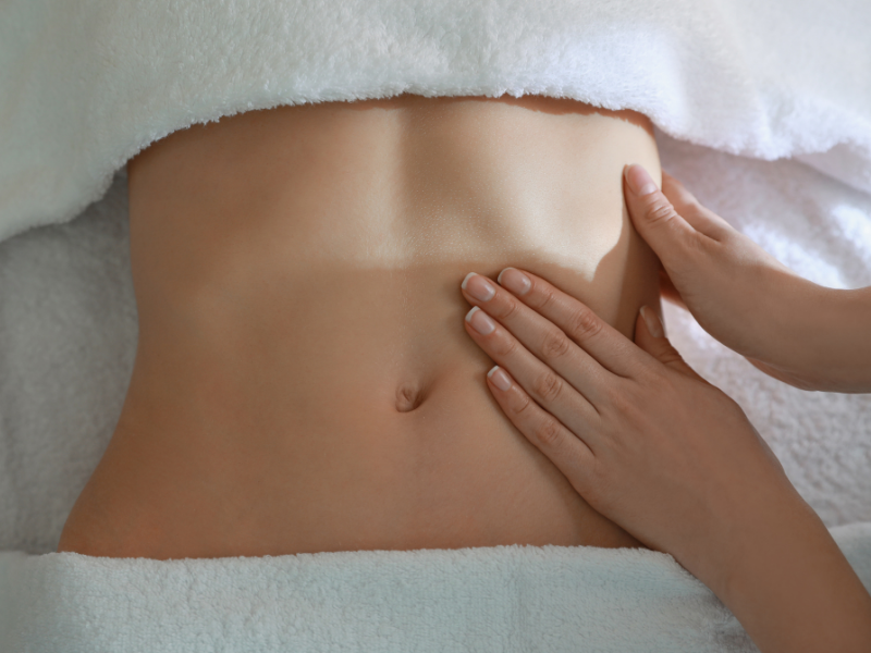 Giảm đau dạ dày bằng massage bụng