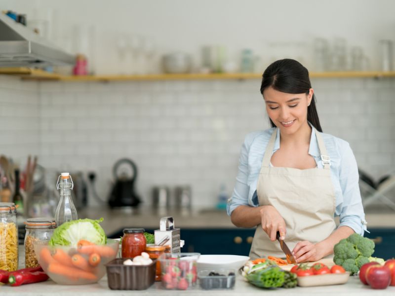 Hãy nấu ăn tại nhà để đảm bảo dinh dưỡng