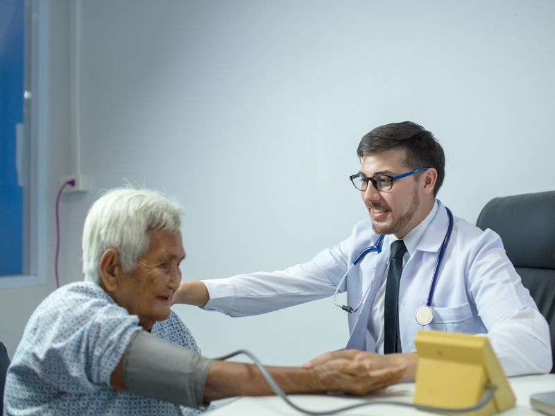 Hãy khám sức khỏe định kỳ để đảm bảo sức khỏe