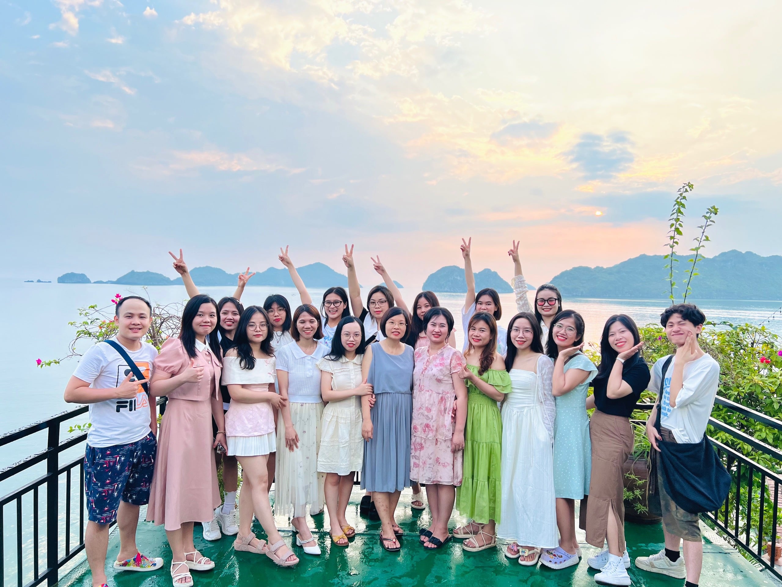 CÙNG HAPPY PHAR CHÀO HÈ 2024 TẠI CÁT BÀ ĐẦY NẮNG GIÓ DỊU DÀNG