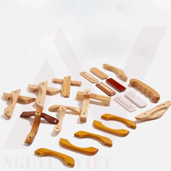 TAY NẮM CỬA GỖ