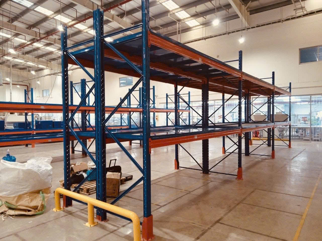 Kệ trung bình 800kg cho công ty điện tử